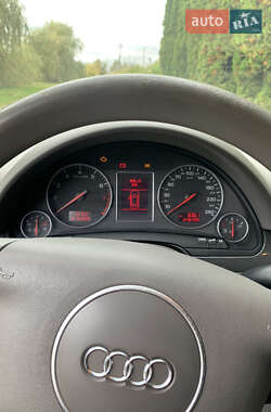 Седан Audi A4 2001 в 