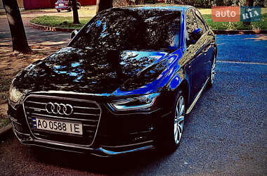 Седан Audi A4 2013 в Мукачево