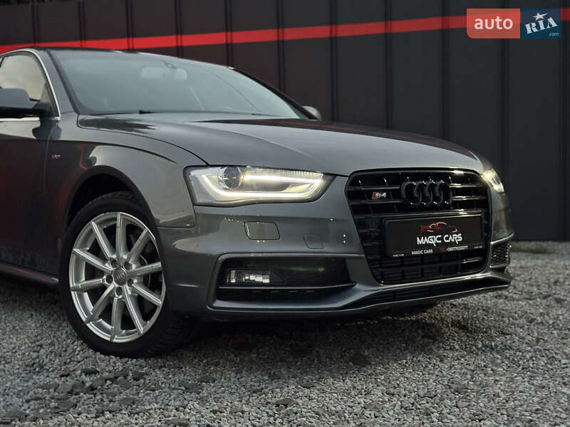Седан Audi A4 2014 в Луцке