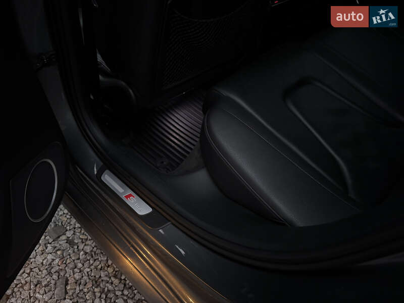 Седан Audi A4 2014 в Луцке