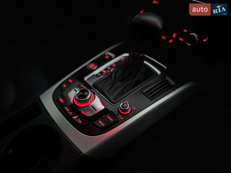 Седан Audi A4 2014 в Луцке
