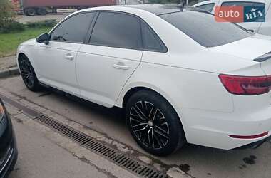 Седан Audi A4 2016 в 