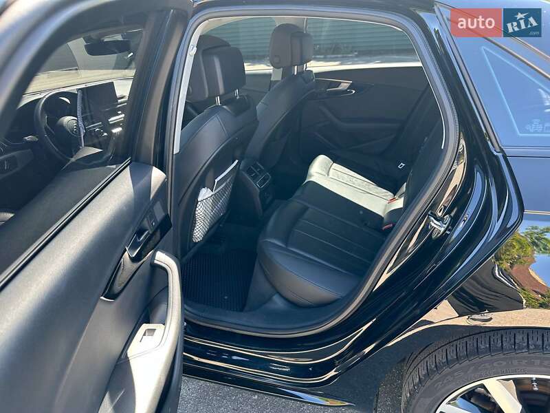 Седан Audi A4 2018 в Харькове