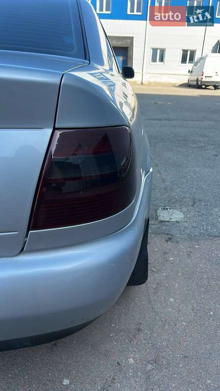 Седан Audi A4 1998 в Бабинцам