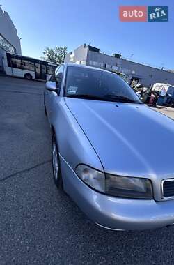 Седан Audi A4 1998 в 