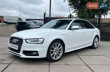 Седан Audi A4 2014 в 