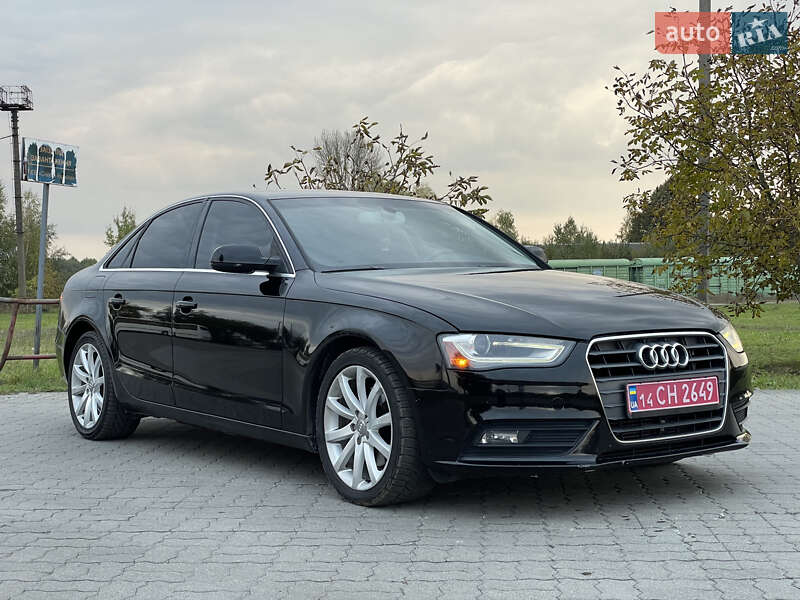 Седан Audi A4 2013 в Яворове