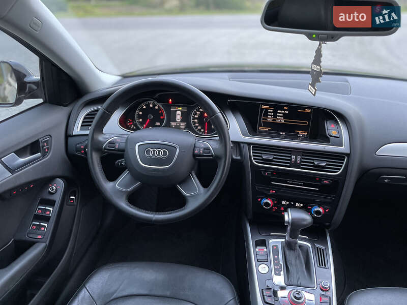 Седан Audi A4 2013 в Яворове