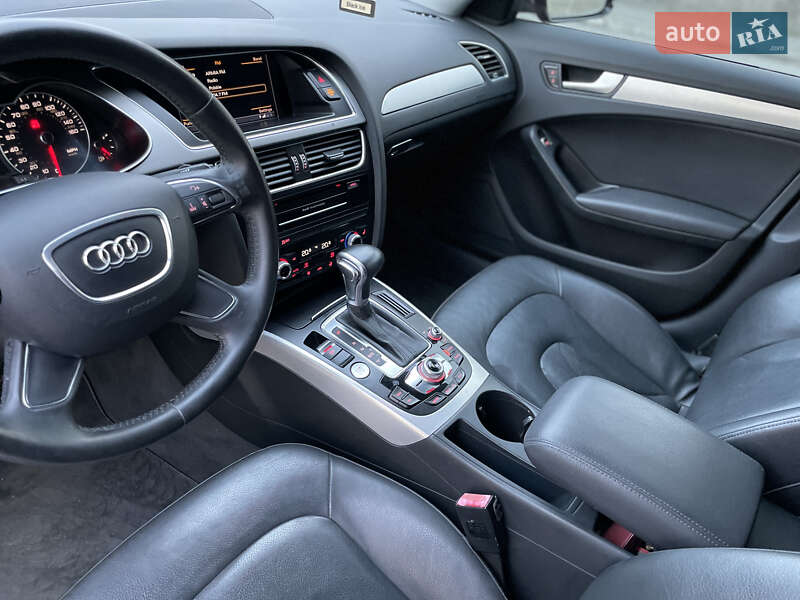 Седан Audi A4 2013 в Яворове