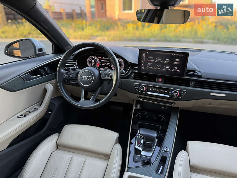 Седан Audi A4 2020 в Луцьку