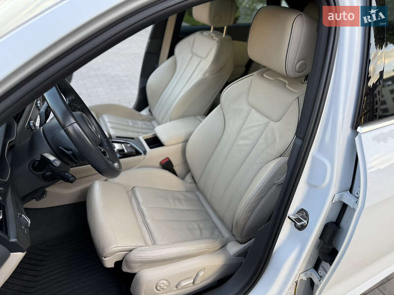 Седан Audi A4 2020 в Луцьку