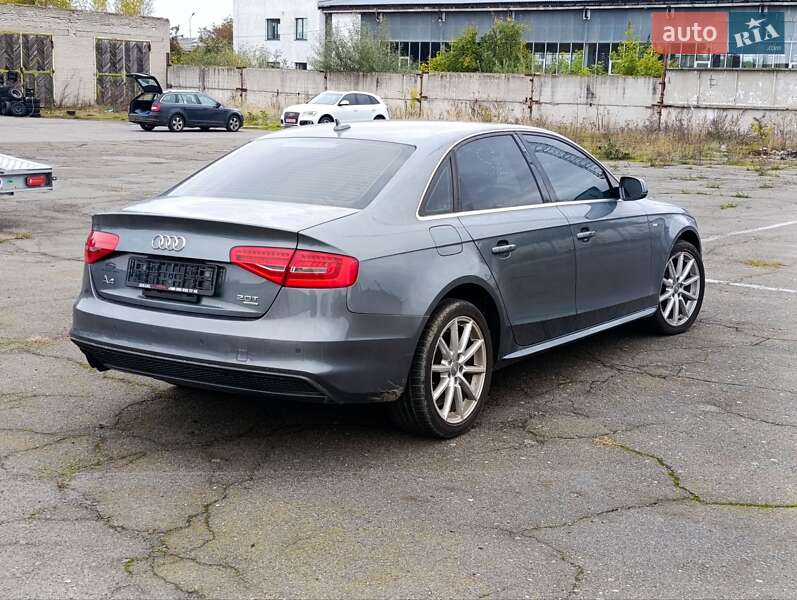 Седан Audi A4 2015 в Луцке