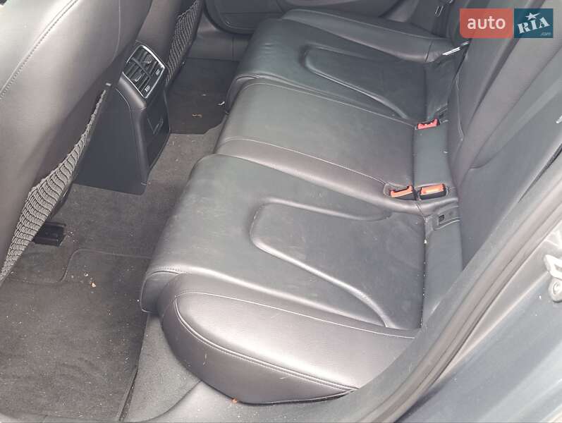 Седан Audi A4 2015 в Луцке