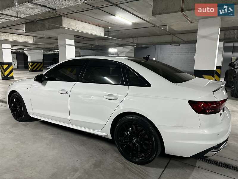 Седан Audi A4 2020 в Дніпрі
