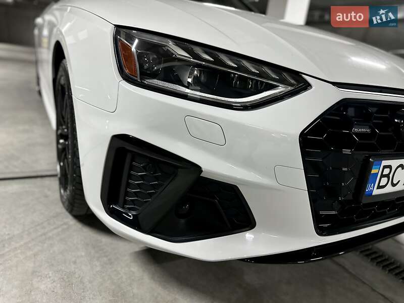 Седан Audi A4 2020 в Дніпрі