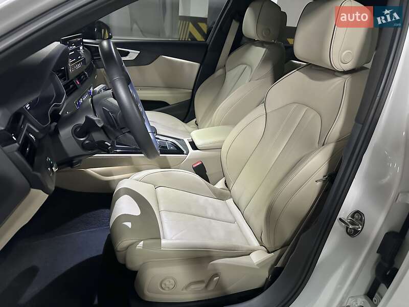 Седан Audi A4 2020 в Дніпрі