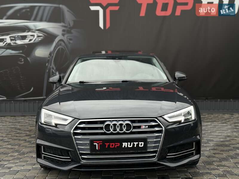 Седан Audi A4 2017 в Львові