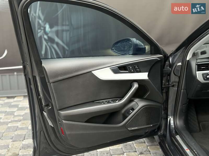 Седан Audi A4 2017 в Львові