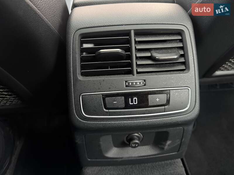 Седан Audi A4 2017 в Львові