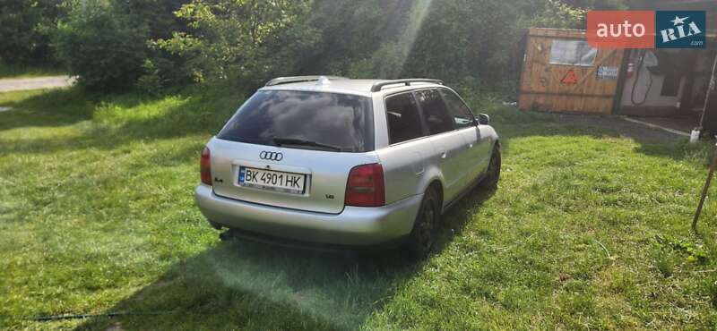 Універсал Audi A4 1996 в Рівному