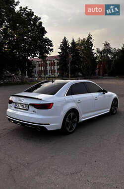 Седан Audi A4 2016 в 
