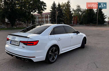 Седан Audi A4 2016 в 