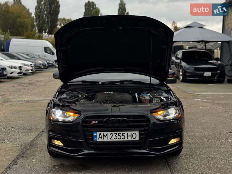 Седан Audi A4 2014 в Житомирі