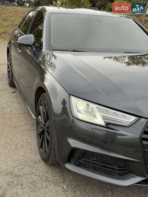 Седан Audi A4 2017 в Днепре