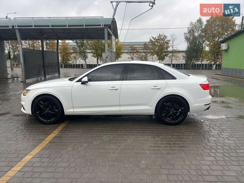 Седан Audi A4 2016 в Новоднестровске