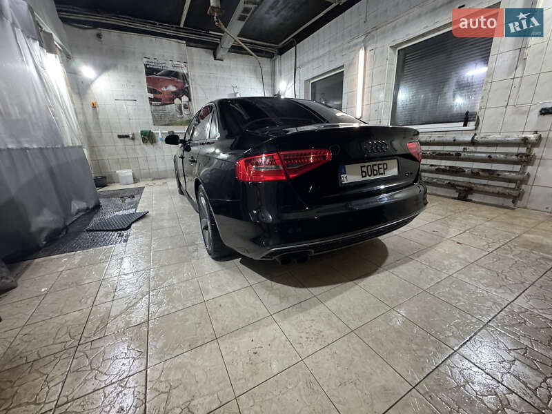 Седан Audi A4 2014 в Києві