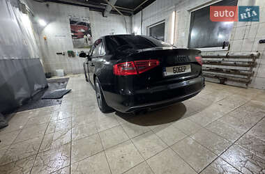Седан Audi A4 2014 в 