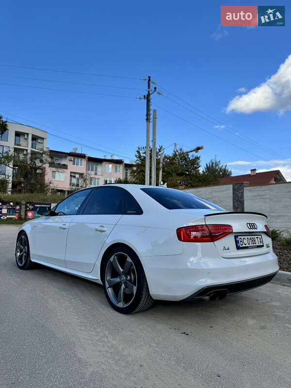 Седан Audi A4 2014 в Львове