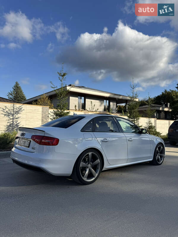 Седан Audi A4 2014 в Львове