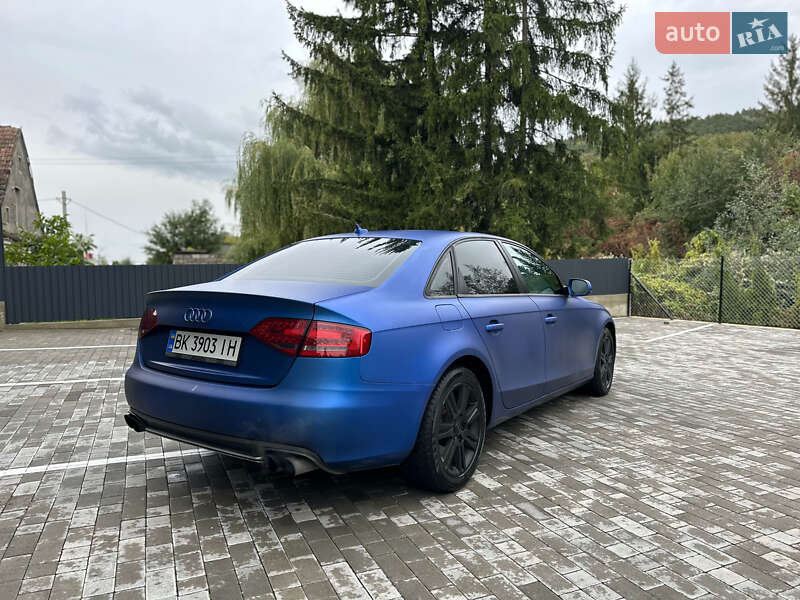 Седан Audi A4 2011 в Кременце