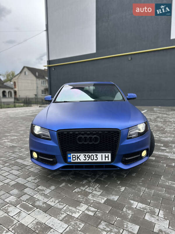 Седан Audi A4 2011 в Кременце