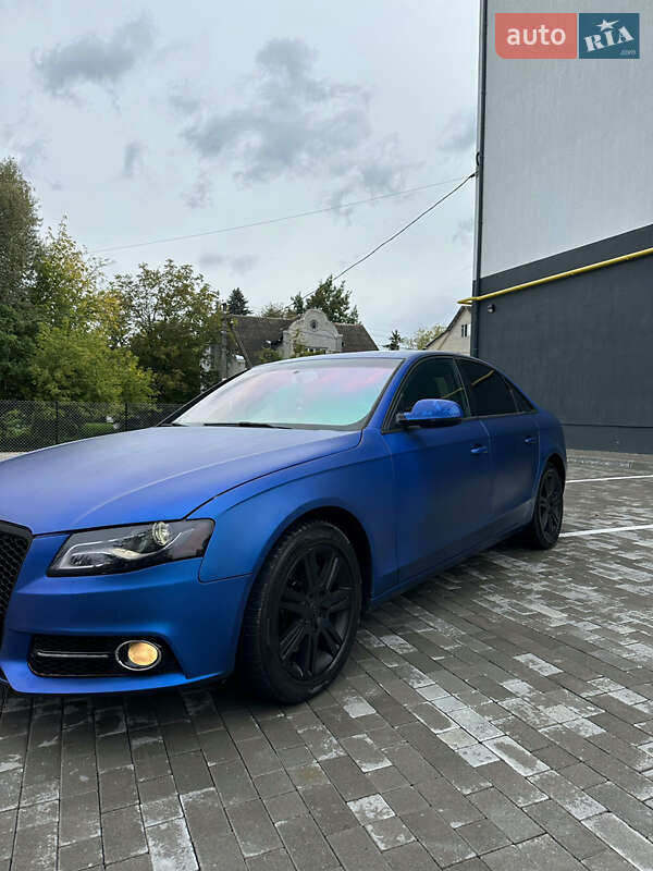 Седан Audi A4 2011 в Кременце
