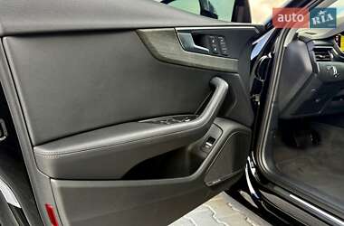 Седан Audi A4 2019 в 