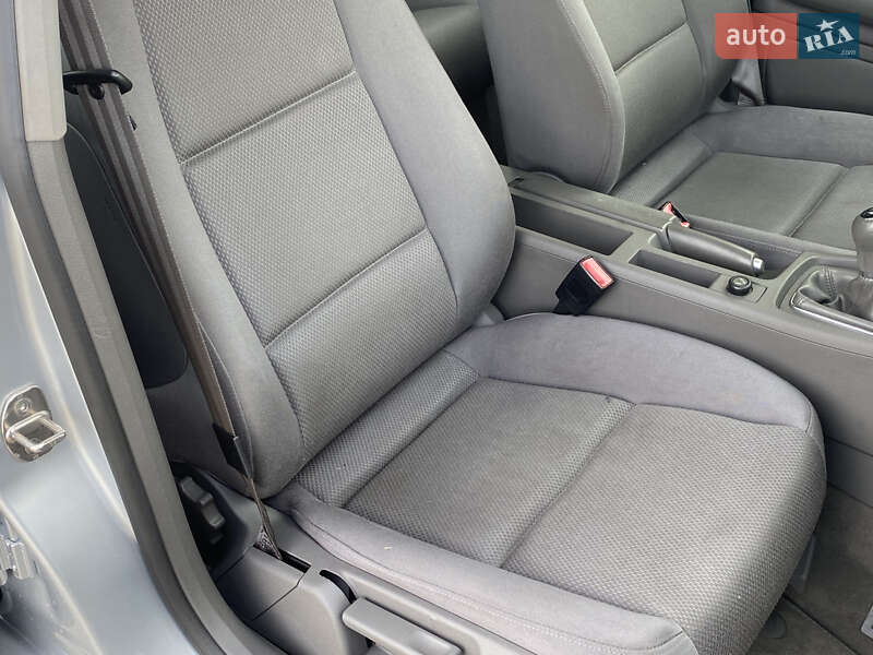 Седан Audi A4 2004 в Тернополі