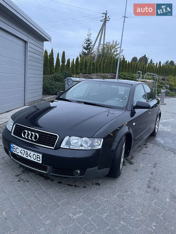 Седан Audi A4 2003 в Мостиске