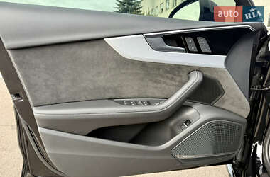 Седан Audi A4 2020 в 