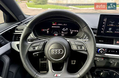 Седан Audi A4 2020 в 