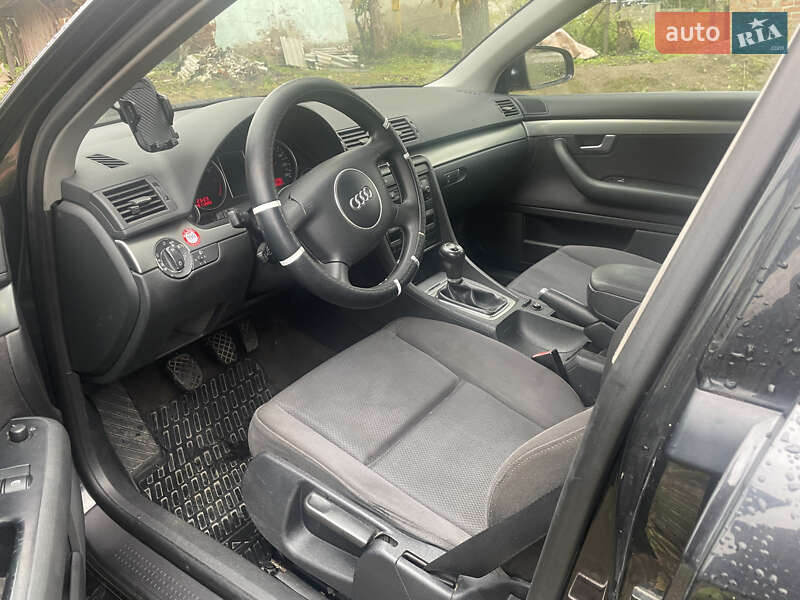 Седан Audi A4 2003 в Мостиске