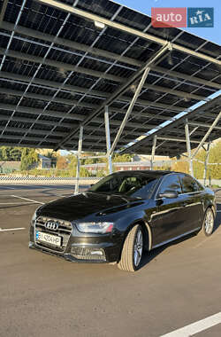 Седан Audi A4 2015 в 