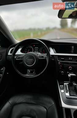Седан Audi A4 2015 в 