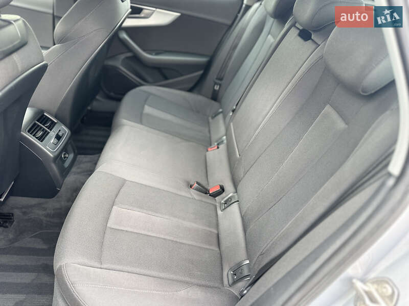Универсал Audi A4 2018 в Львове