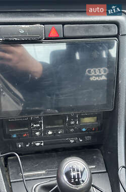 Седан Audi A4 2001 в 