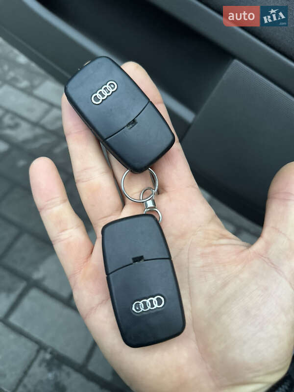 Универсал Audi A4 2004 в Днепре