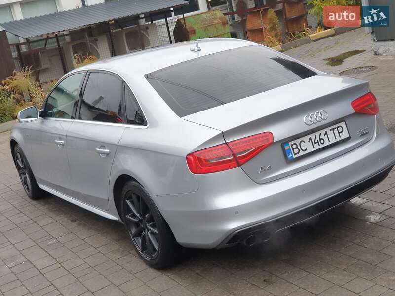 Седан Audi A4 2014 в Львове