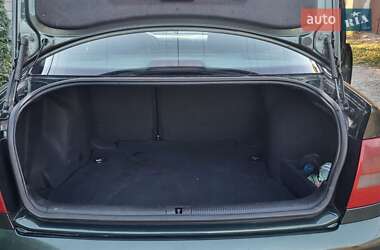 Седан Audi A4 1999 в 
