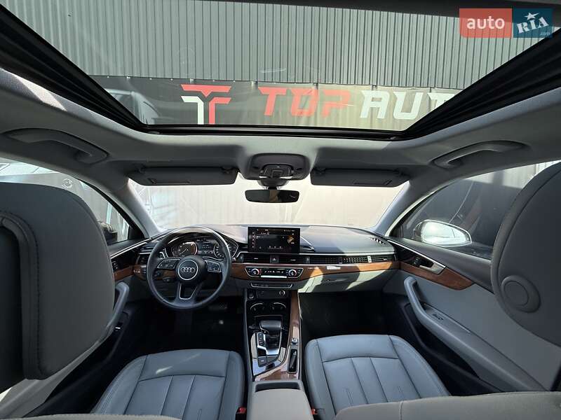 Седан Audi A4 2022 в Львове